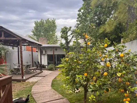 VENDO CASA EN RAMOS MEJIA 4 AMBIENTES
