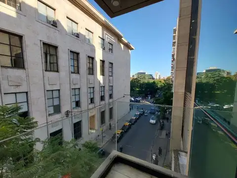 Oficina Frente a Tribunales 