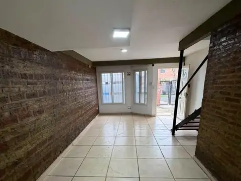 Depto Tipo Casa en Venta de 3 ambientes