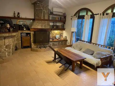 Casa en Alquiler - 5 Dormitorios 2 Baños - 350mts - San Isidro