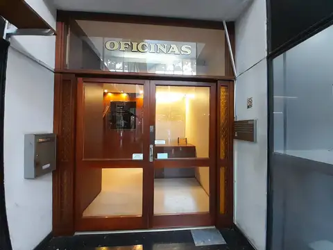 Oficina en venta – San Isidro Centro – Sobre calle Belgrano