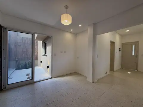 Pasaje independencia  y Francia. Casa remodelada