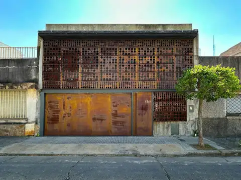Casa 6 ambientes con 2 baños