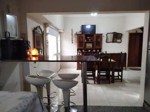 VENTA CASA PH, 2 plantas 4 ambientes. PALOMAR RE TASADA
