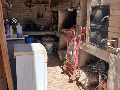 Casa 4 ambientes con 1 baño
