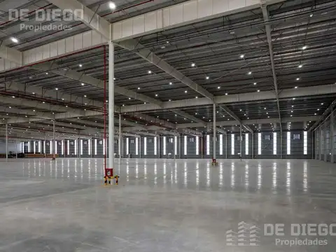 Deposito Nave AAA 5.760 m2 en alquiler – Esteban Echeverria