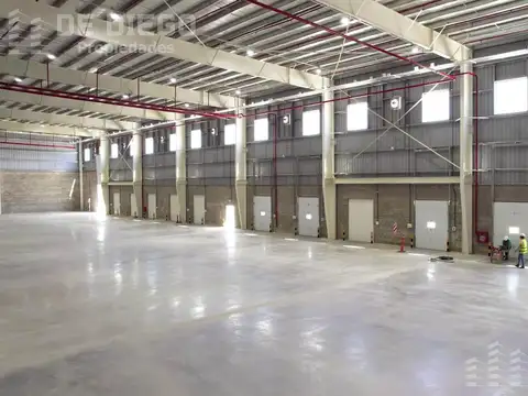 Deposito Nave AAA 5.760 m2 en alquiler – Esteban Echeverria