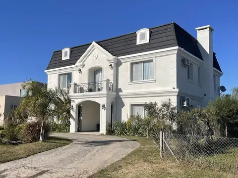 VENTA CASA ESTILO FRANCÉS - MASCHWITZ - B° M. BELGRANO