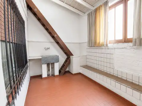 Depto Tipo Casa en Venta en Valentin Alsina, USD 41.000