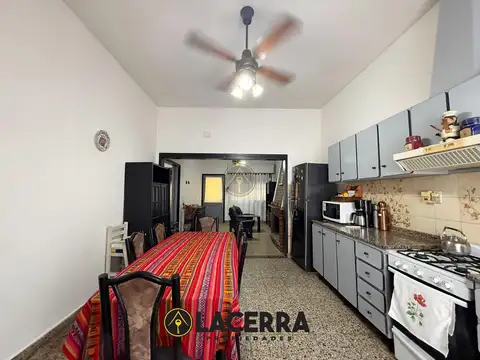 Casa en venta 5 ambientes, Caseros, 3 de febrero