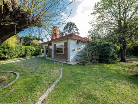 VENTA CASA 3 AMBIENTES CON JARDIN, PILAR