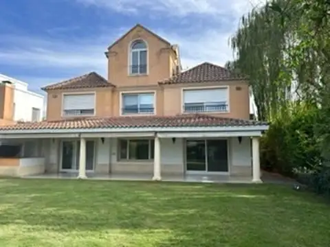 Casa en Venta de 4 dormitorios