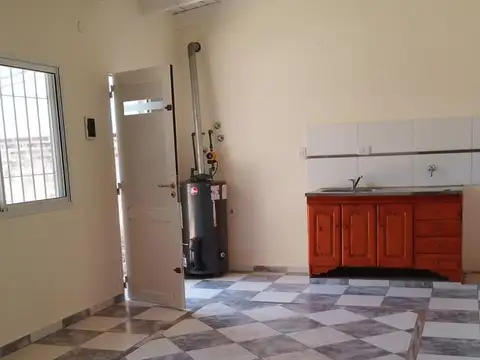 Se alquila departamento interno con cochera