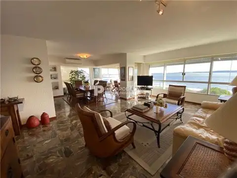 Departamento en Alquiler de 5 ambientes