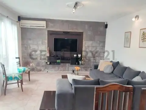 Century 21 VENDE Casa en Dorrego, Guaymallén, sobre calle Pedro Vargas, a una cu