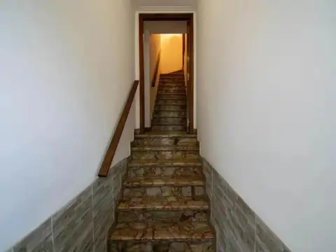 Departamento 6 ambientes con 1 baño