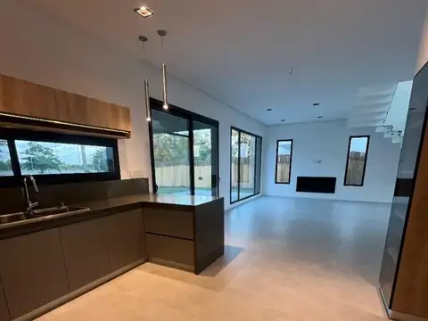 Casa en Alquiler A Estrenar