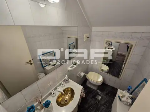 Casa 4 ambientes con 2 baños