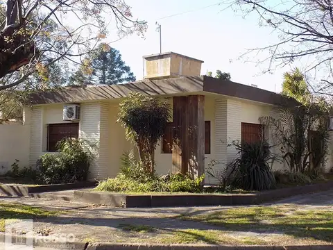 CASA AMERICANA 4 AMBIENTES – Bº INGLÉS