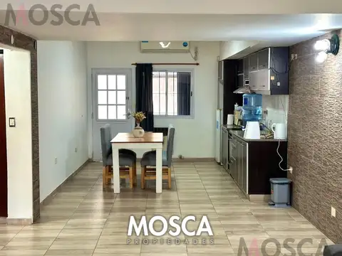 Casa moderna en venta con Galpón MORENO