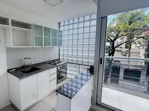 EXCELENTE DEPARTAMENTO 2 AMBIENTES AL FRENTE CON COCHERA 