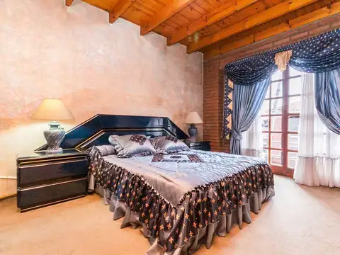 Casa 6 ambientes con 3 baños