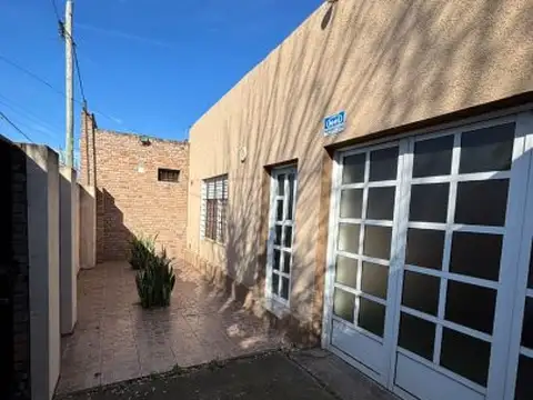 Casa 3 ambientes con 1 baño