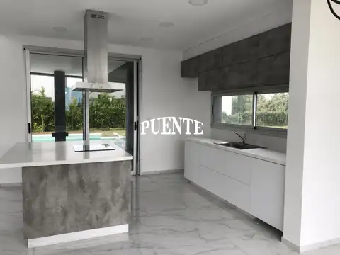 Casa en Alquiler en Canning, USD 1.800