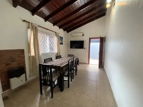 Casa 3 ambientes en venta c/cochera, Barrio Naón!