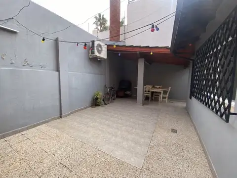 Casa 3 ambientes en venta c/cochera, Barrio Naón!