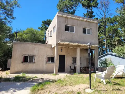 VENTA DE CASA 3 AMBIENTES MAR AZUL