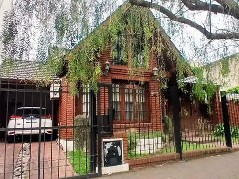 VENTA CASA 3 AMB - PILETA/COCHERA (Padua) PERMUTA