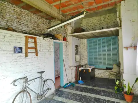 Casa 5 ambientes con 2 baños