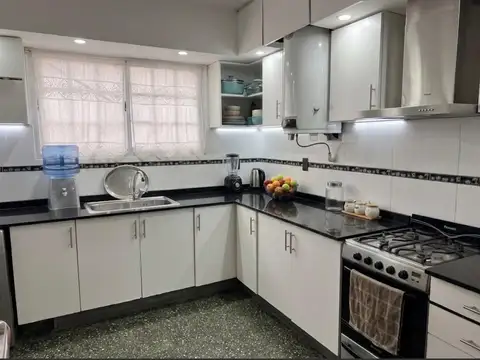 Depto Tipo Casa 5 ambientes con 1 baño