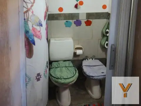 Casa 5 ambientes con 2 baños