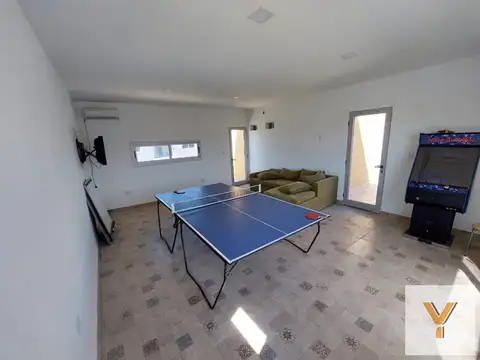 Casa 5 ambientes con 4 baños