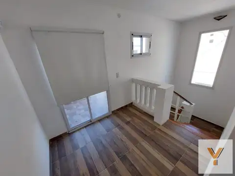Casa en Venta con 5 cocheras