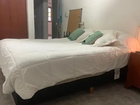 Casa 6 ambientes con 2 baños
