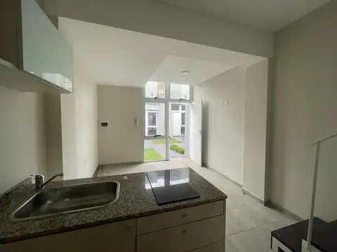 Liniers 945A entre Rioja y San Luis