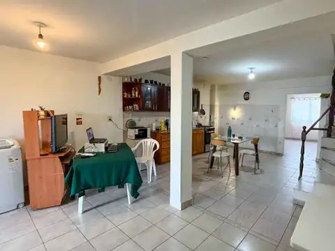 Depto Tipo Casa 4 ambientes con 2 baños
