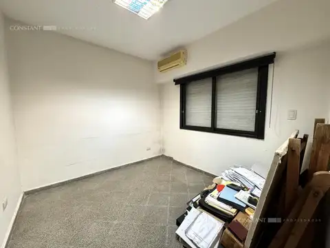 Oficina 23 ambientes con 4 baños