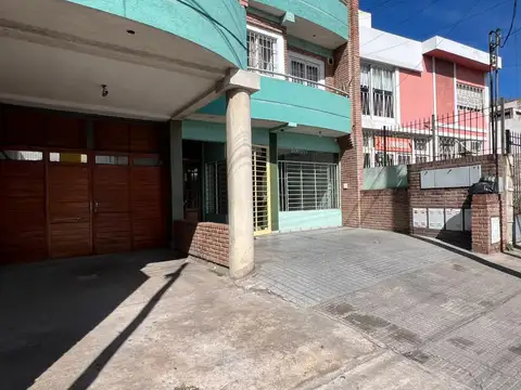 Av. Julio A. Roca 700