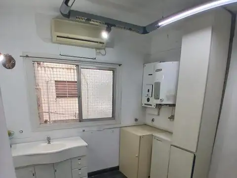 DEPARTAMENTO s/AV. MONROE  ACONDICIONADO COMO CONSULT/OFICINA-1 CUADRA AV. CABILDO Y METROBUS