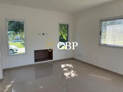 Casa 4 ambientes con 3 baños