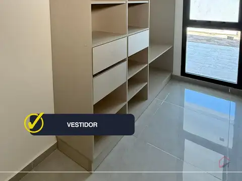 Casa 8 ambientes con 2 baños