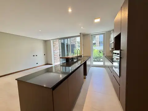 Departamento en Venta en Sección 10 Residencial Los Cerros, USD 217.000