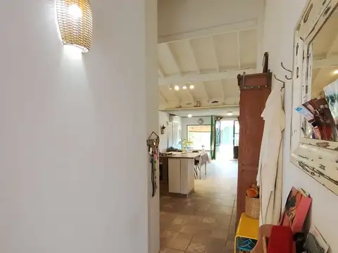 Casa 3 ambientes con 2 baños