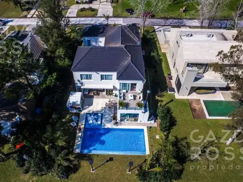 Excelente Propiedad en Saint Thomas Este con fondo al golf.