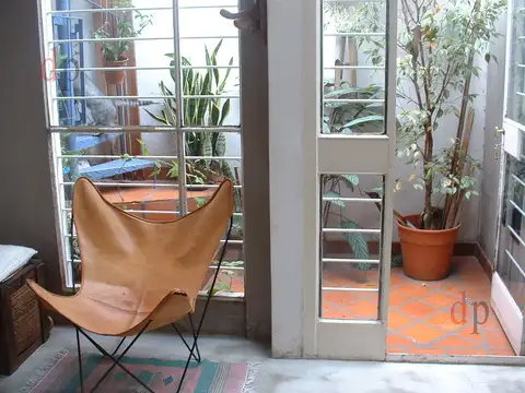 ALQUILER -Congreso y Ciudad de la Paz (Belgrano) PH de 2 ambientes c/patio y terraza - SIN EXPENSAS