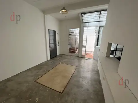 ALQUILER -Congreso y Ciudad de la Paz (Belgrano) PH de 2 ambientes c/patio y terraza - SIN EXPENSAS